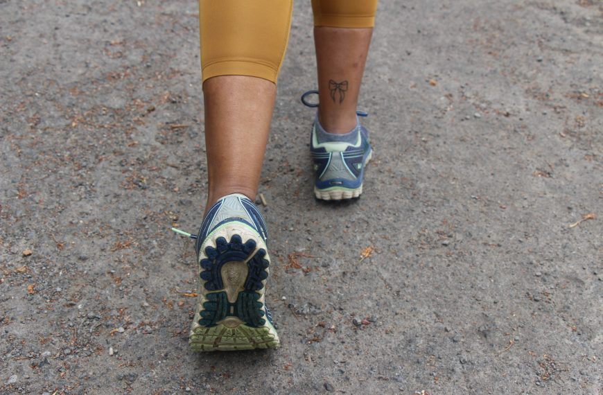 Trail, route, chemin : comment le terrain influence le travail du pied